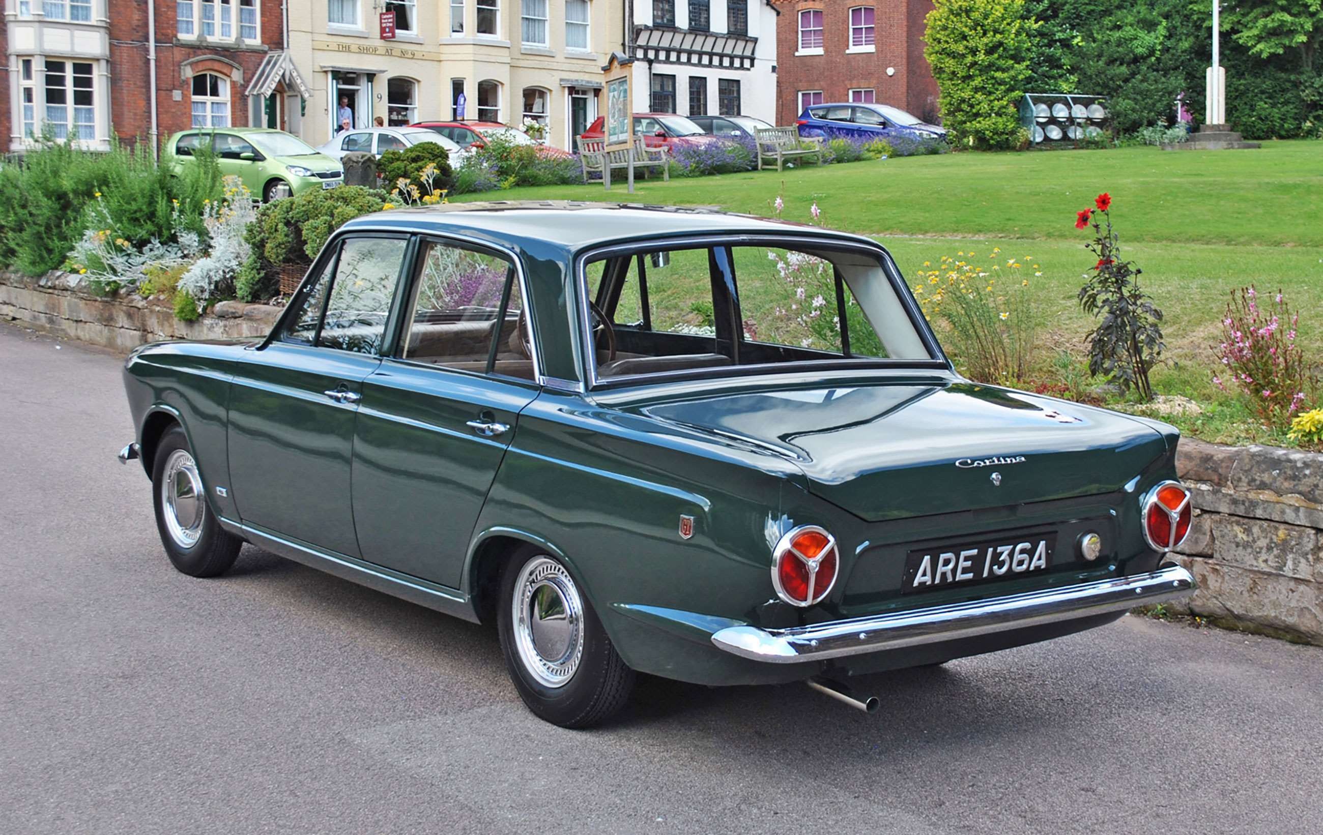 anorak-tail-lights-1-ford-cortina-mki-goodwood-13112020.jpg