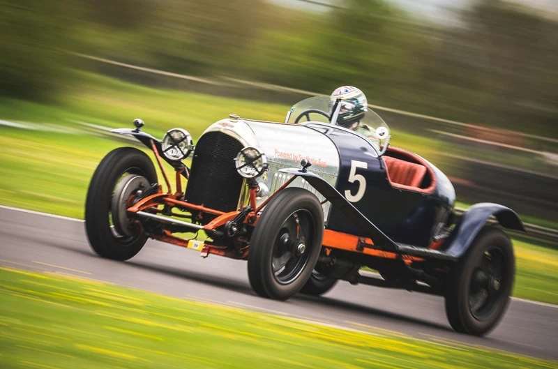 e-fuel-bentley-1.jpg