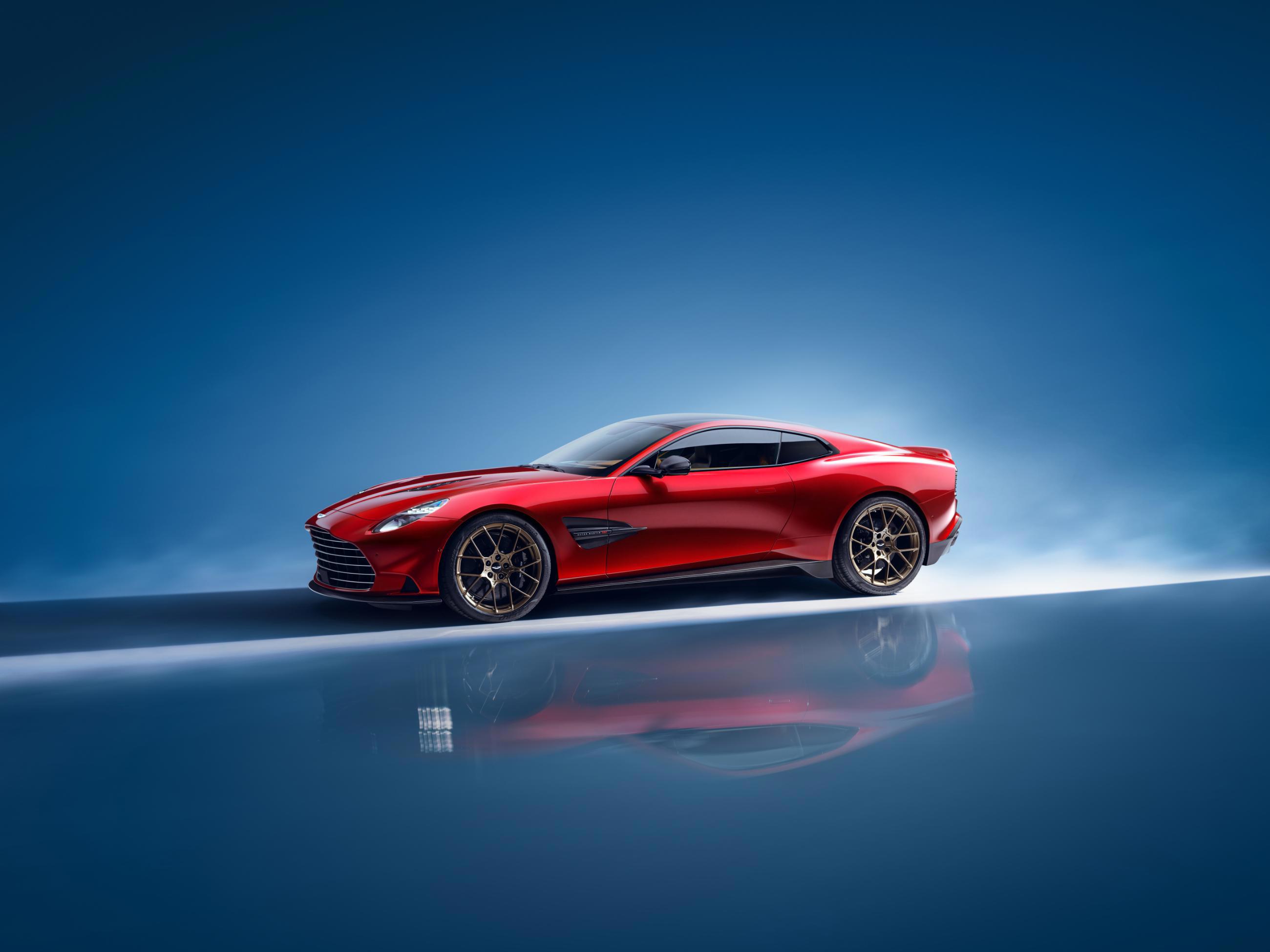 Aston_Martin_Vanquish (1).jpg